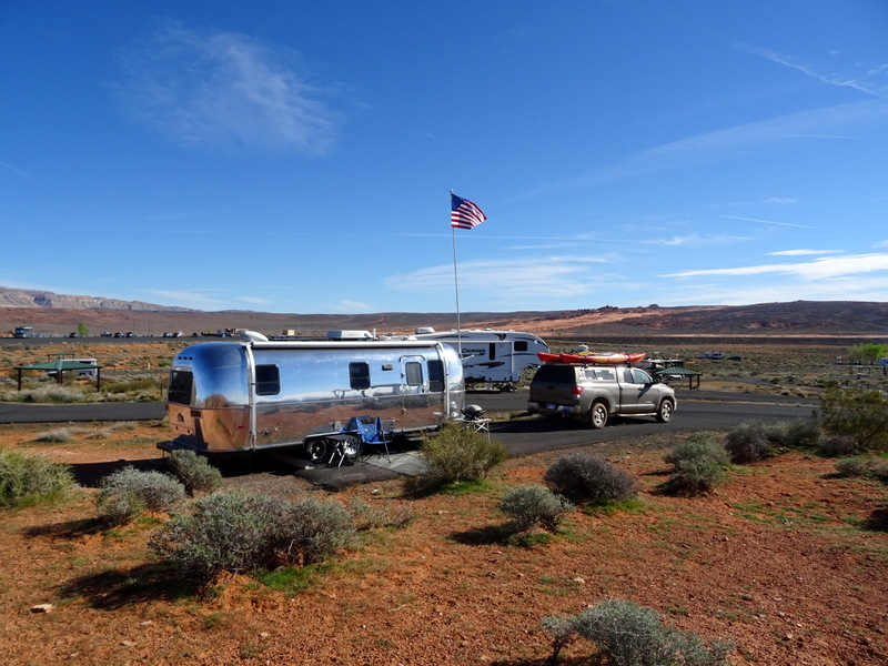 are dogs allowed at sand hollow state park