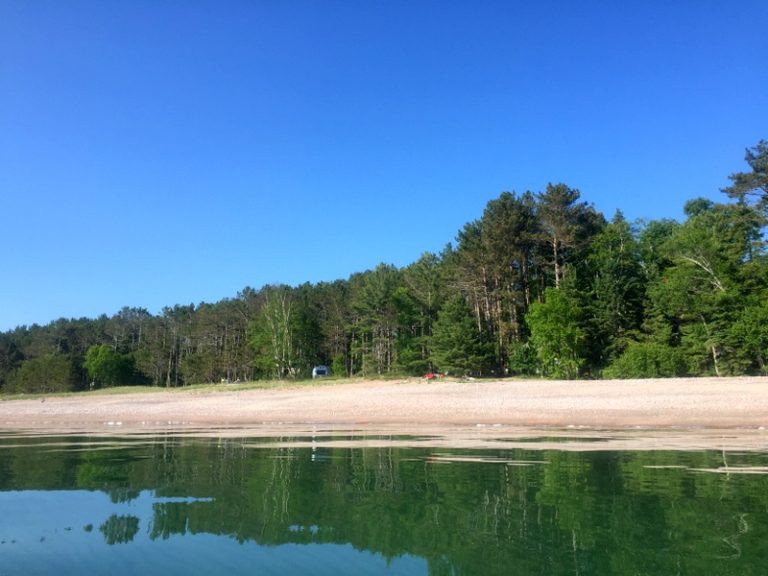 what is lake eries water temperature