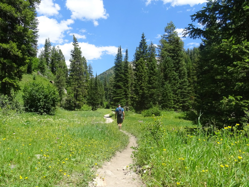 Upper Palisades Lake Trail