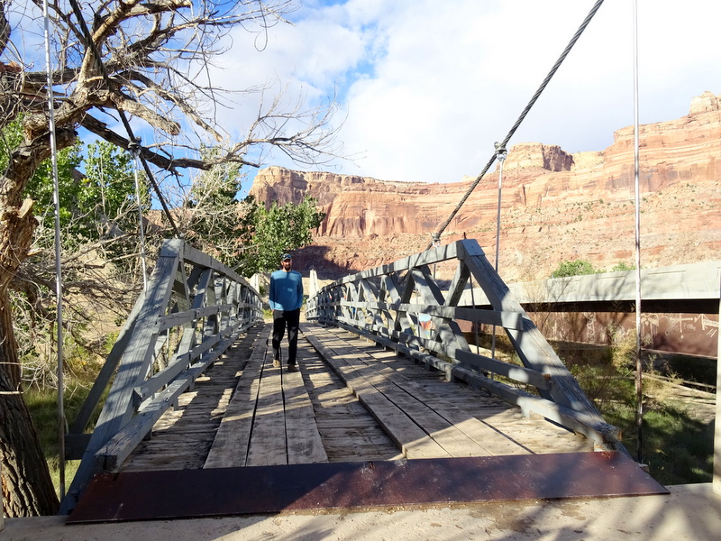 San Rafael Swinging Bridge