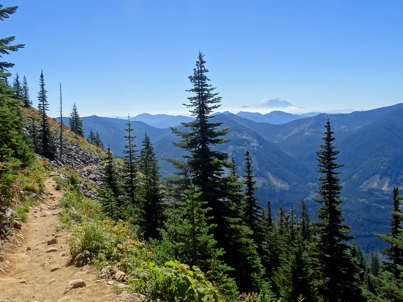 Hiking in the Cascade Mountains 